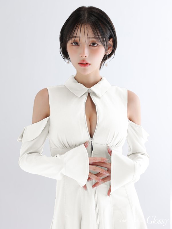 ホワイト　モデル：りこ　身長：156cm　着用サイズ：Sサイズ