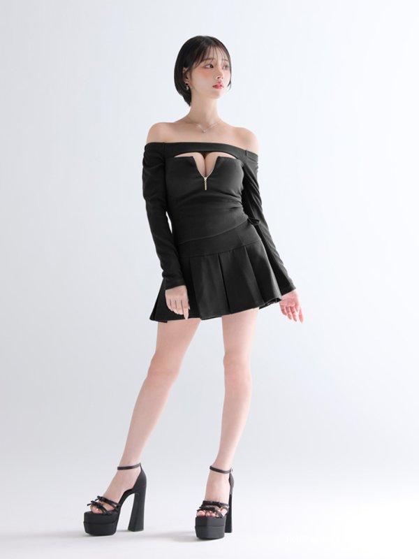 ブラック モデル：りこ　身長：156cm　着用サイズ：Sサイズ