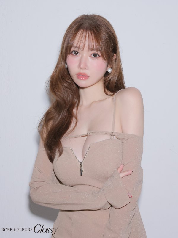 グレージュ　モデル：ゆめ　身長：160cm　着用サイズ：Sサイズ