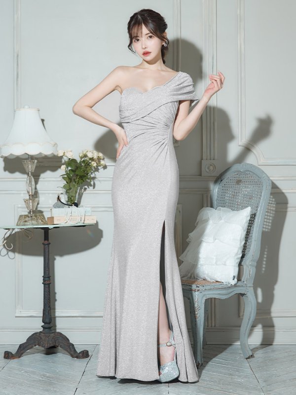 シルバー モデル:ゆめ 身長:160cm 着用サイズ:Mサイズ