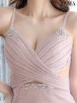 ピンクベージュ モデル：真優川咲　身長：158cm　着用サイズ：Sサイズ