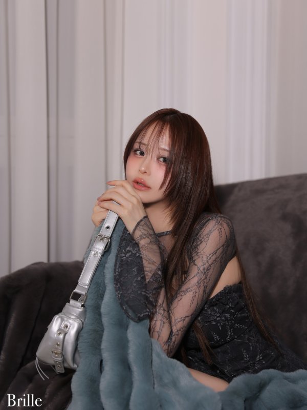 グレー　モデル：れみれみ　身長：163cm　着用サイズ：Sサイズ