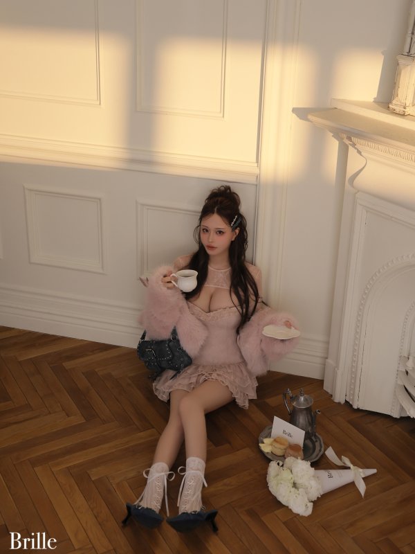 ピンクベージュ　モデル：れみれみ　身長：163cm　着用サイズ：Sサイズ