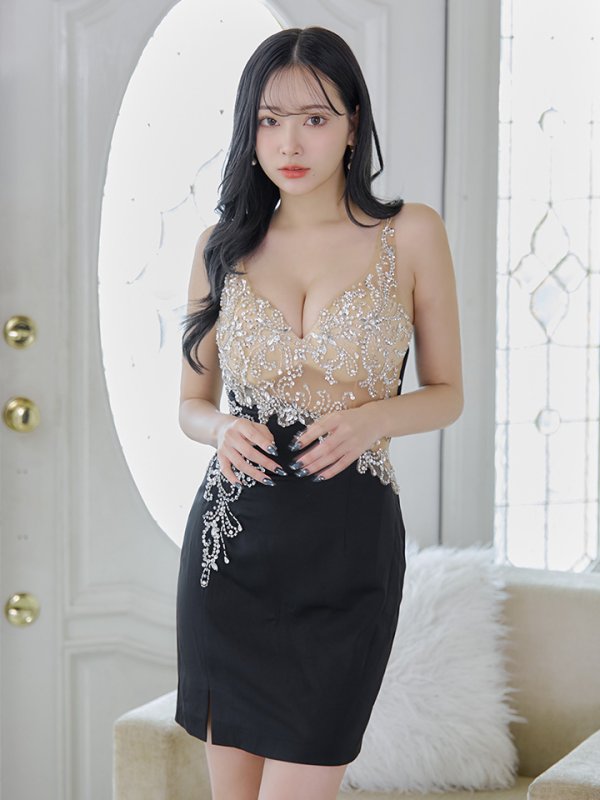 ブラック モデル:ぴょな 身長:160cm 着用サイズ:Sサイズ