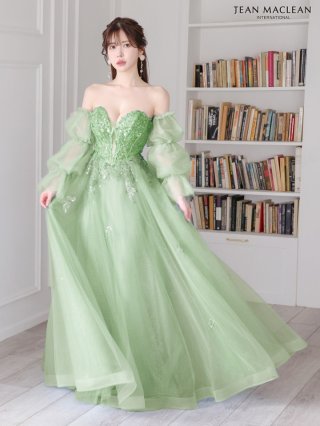 緑のロングドレスとグレーのクラッチバッグ、パンプスセット 緑のロングドレスとグレーのクラッチバッグ、パンプスセット