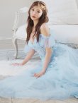 ブルー モデル：明日花キララ　身長：162cm 着用サイズ：Mサイズ