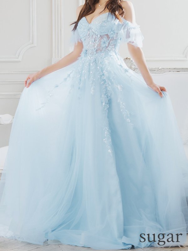 ブルー モデル：明日花キララ　身長：162cm 着用サイズ：Mサイズ