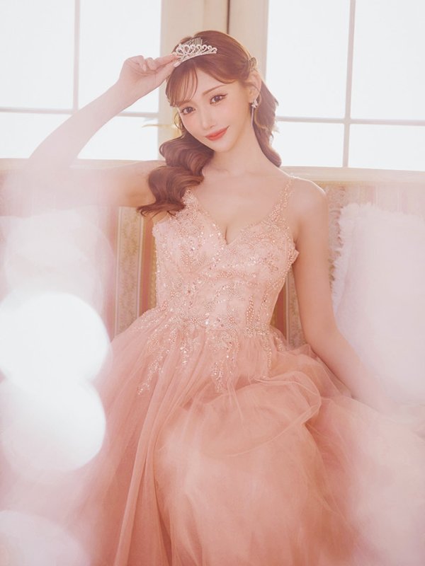 ピンクベージュ モデル：明日花キララ　身長：162cm 着用サイズ：Mサイズ