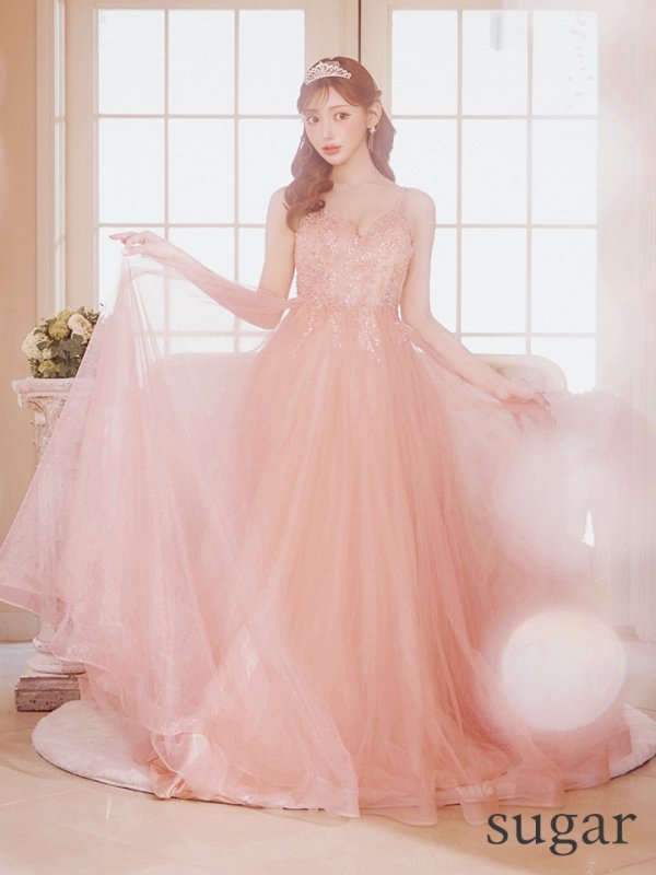 ピンクベージュ モデル：明日花キララ　身長：162cm 着用サイズ：Mサイズ