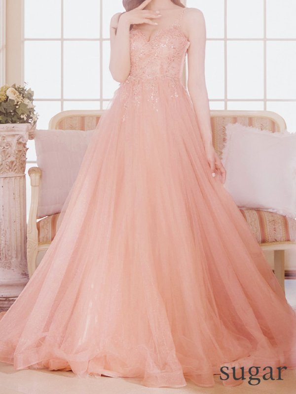 ピンクベージュ モデル：明日花キララ　身長：162cm 着用サイズ：Mサイズ