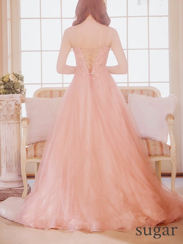 ピンクベージュ モデル：明日花キララ　身長：162cm 着用サイズ：Mサイズ