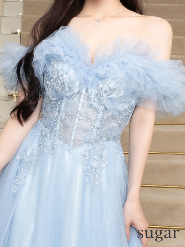 ブルー モデル:るな 身長:159cm 着用サイズ:Mサイズ