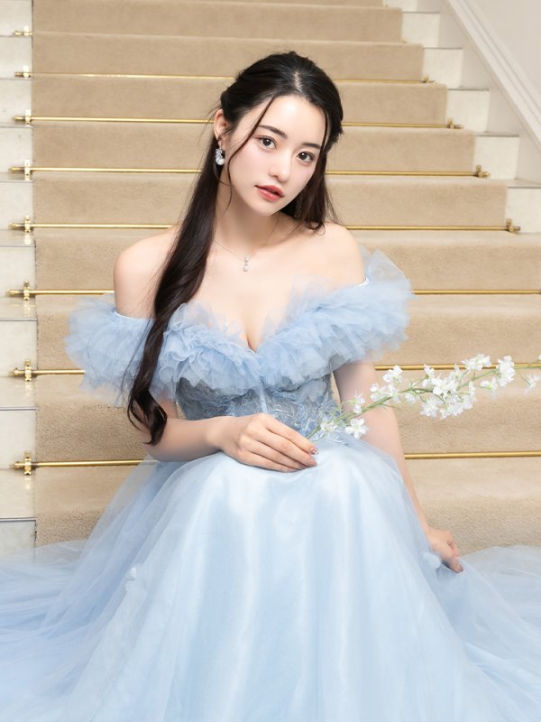 ブルー モデル:るな 身長:159cm 着用サイズ:Mサイズ