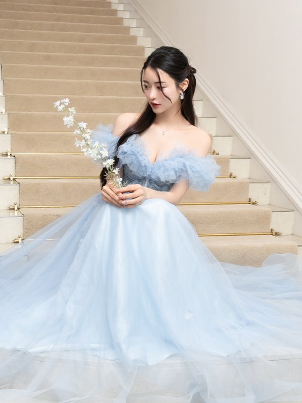 ブルー モデル:るな 身長:159cm 着用サイズ:Mサイズ