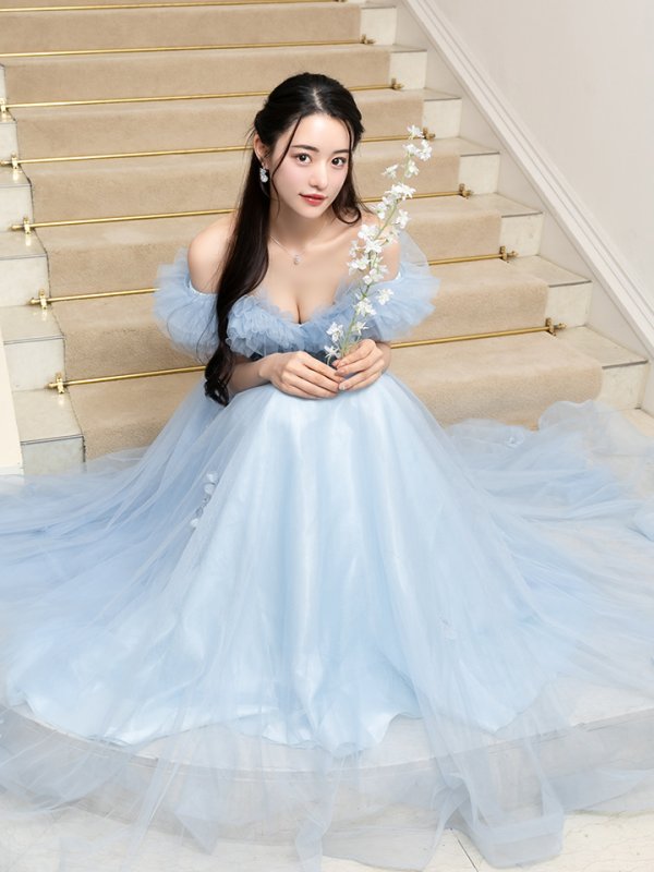 ブルー モデル:るな 身長:159cm 着用サイズ:Mサイズ