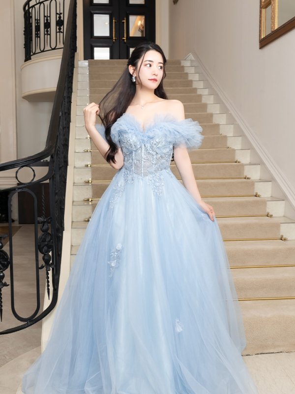 ブルー モデル:るな 身長:159cm 着用サイズ:Mサイズ