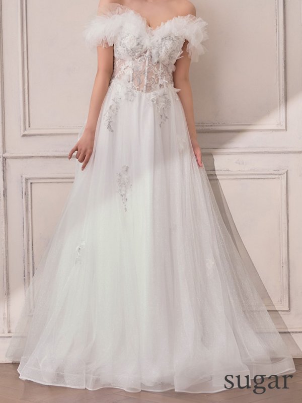 ホワイト モデル：三上悠亜　身長：159cm　着用サイズ：Mサイズ