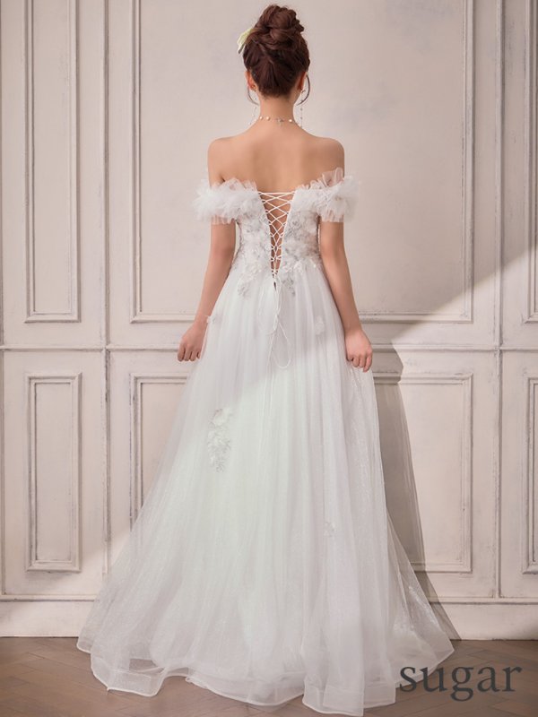 ホワイト モデル：三上悠亜　身長：159cm　着用サイズ：Mサイズ