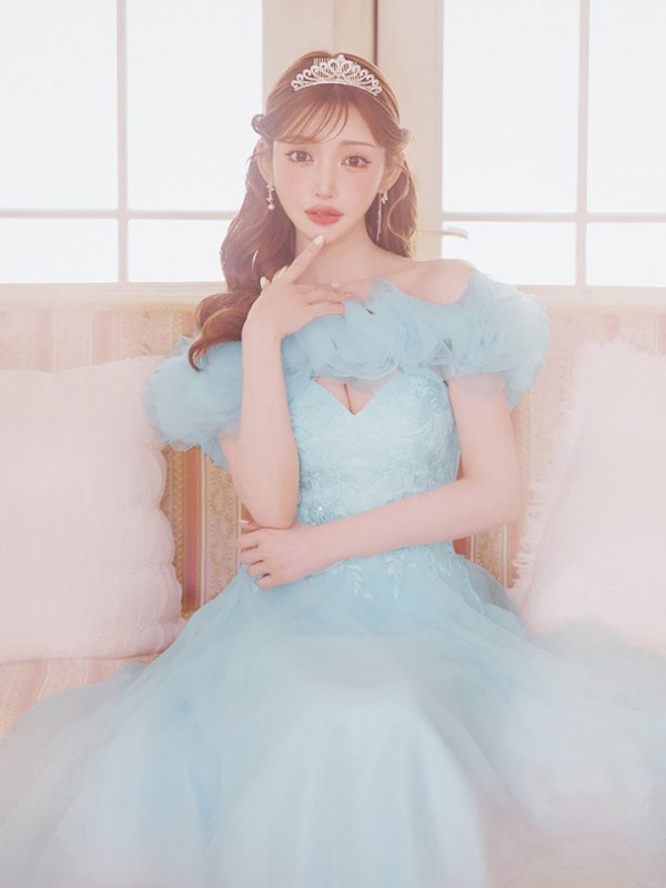 ブルー モデル:明日花キララ 身長:162cm 着用サイズ:Mサイズ