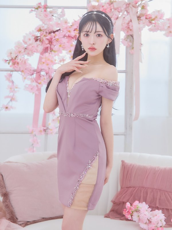 モーヴピンク モデル:カルア 身長:156cm 着用サイズ:Sサイズ