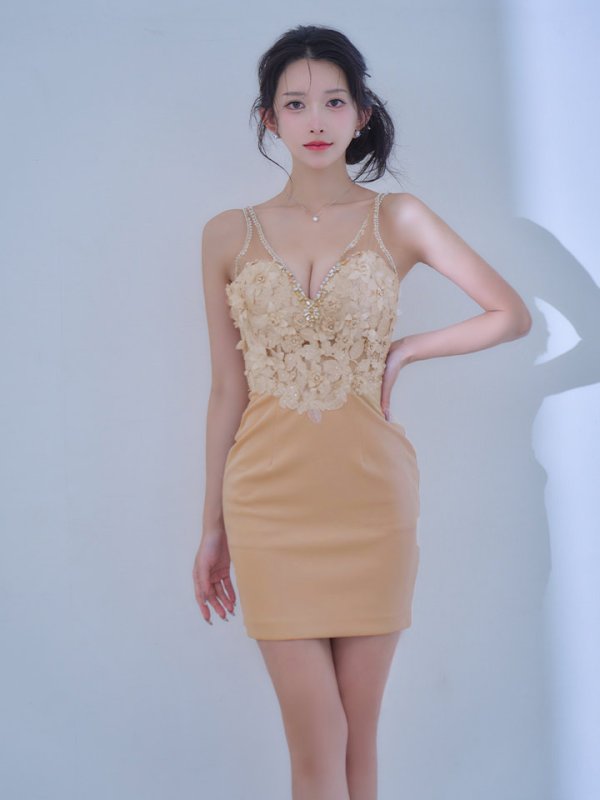 ベージュ モデル：ゆいぴす　身長：170cm　着用サイズ：Sサイズ