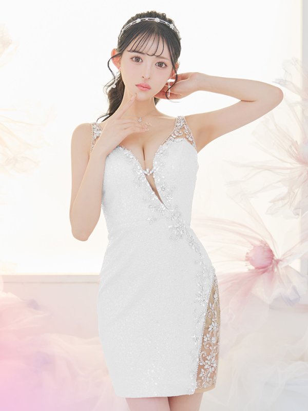 ホワイト モデル:カルア 身長:156cm 着用サイズ:Sサイズ