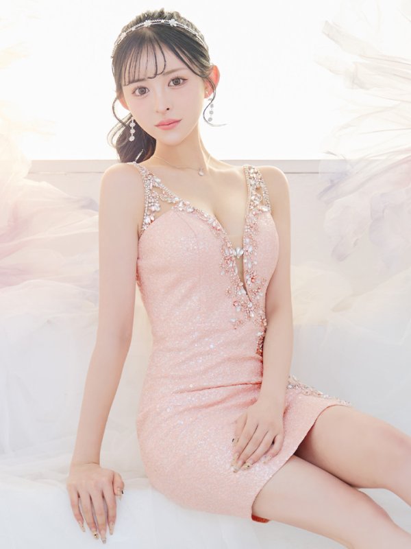 ピンクベージュ モデル:カルア 身長:156cm 着用サイズ:Sサイズ