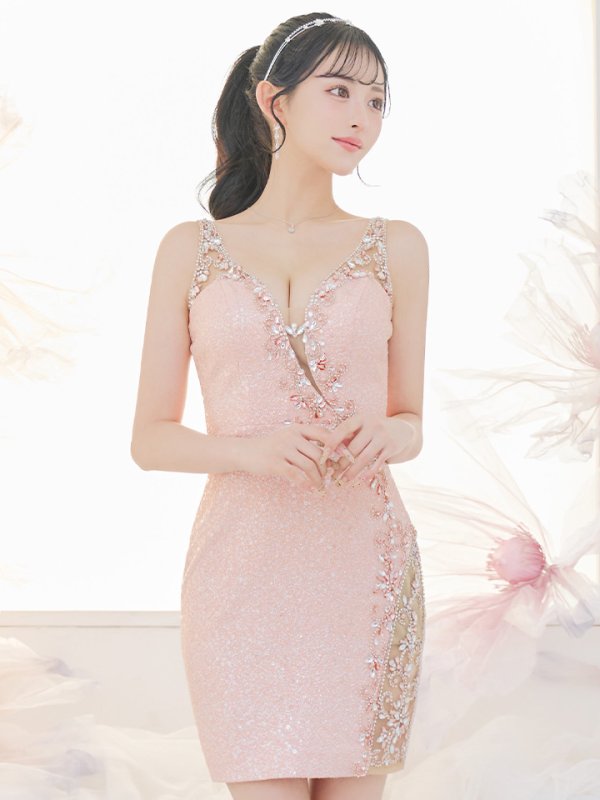 ピンクベージュ モデル:カルア 身長:156cm 着用サイズ:Sサイズ