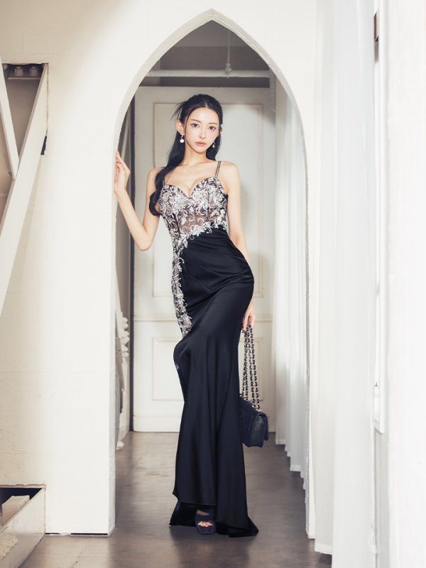 ブラック モデル：まおちゃる　身長：158cm　着用サイズ：Sサイズ