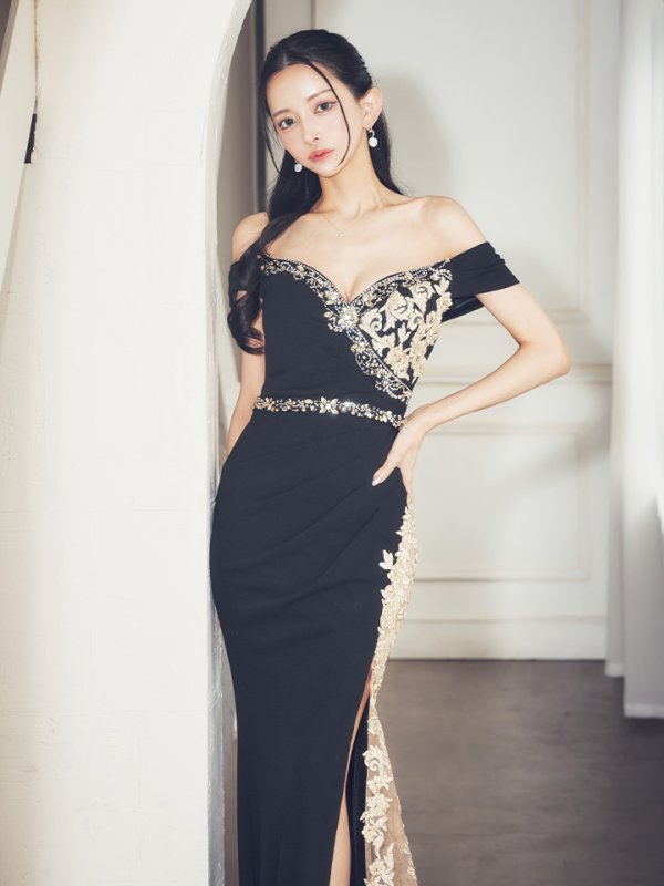 ブラック モデル：まおちゃる　身長：158cm　着用サイズ：Mサイズ