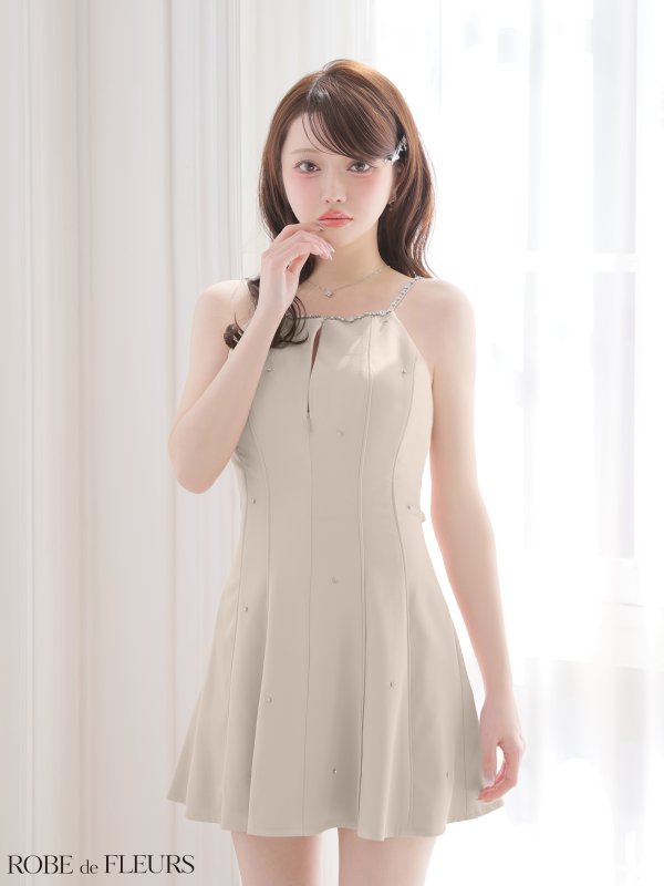 サンドベージュ　モデル：羽澄まり　身長：158cm　着用サイズ：Sサイズ