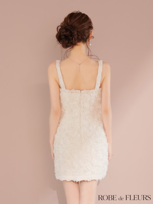 アイボリー モデル：ももか　身長：156cm　着用サイズ：Sサイズ