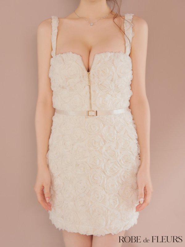 アイボリー モデル：ももか　身長：156cm　着用サイズ：Sサイズ