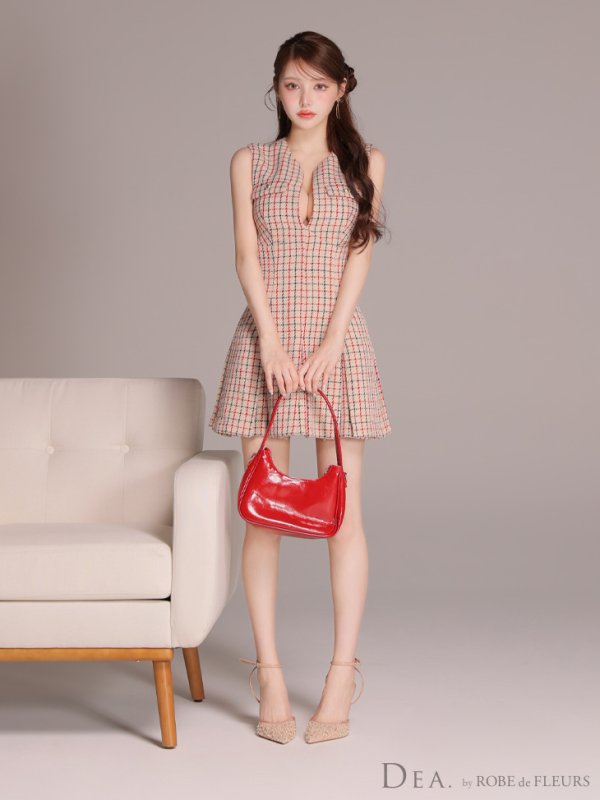 ベージュ モデル：ももか　身長：156cm　着用サイズ：Sサイズ