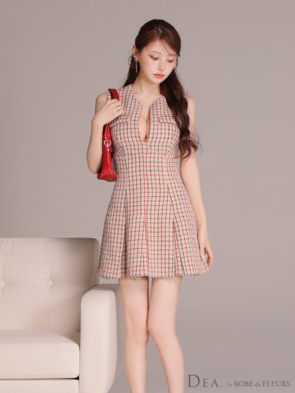 ベージュ モデル：ももか　身長：156cm　着用サイズ：Sサイズ