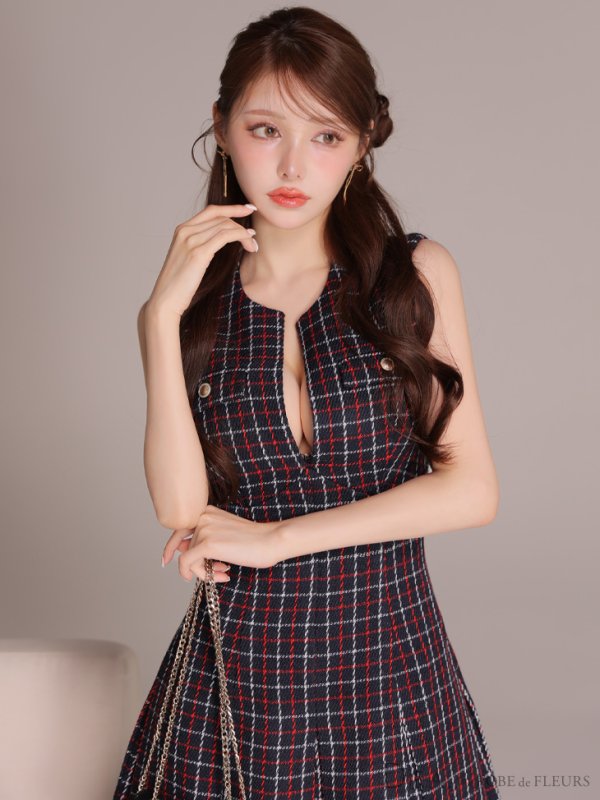 ネイビー モデル：ももか　身長：156cm　着用サイズ：Sサイズ