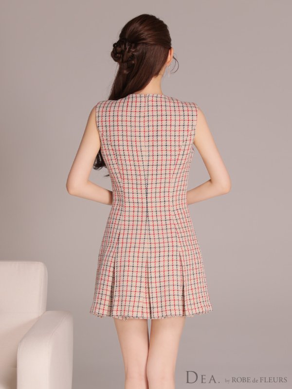 ベージュ モデル：ももか　身長：156cm　着用サイズ：Sサイズ