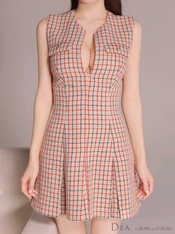 ベージュ モデル：ももか　身長：156cm　着用サイズ：Sサイズ