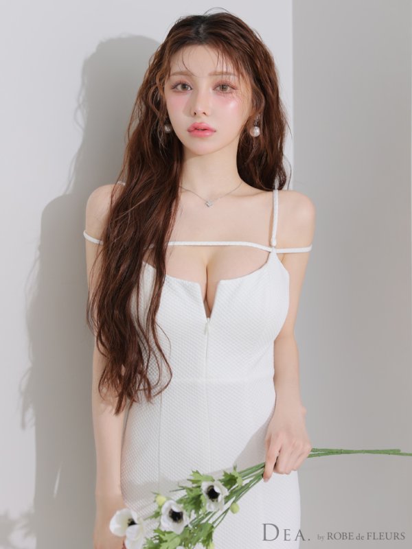 ホワイト モデル:ももか 身長:156cm 着用サイズ:Sサイズ