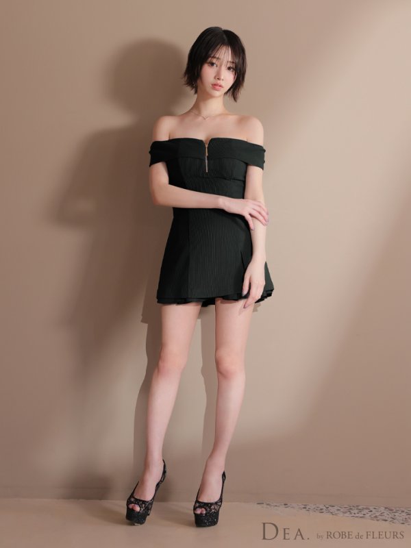 ブラック モデル:りこ 身長:156cm 着用サイズ:Sサイズ