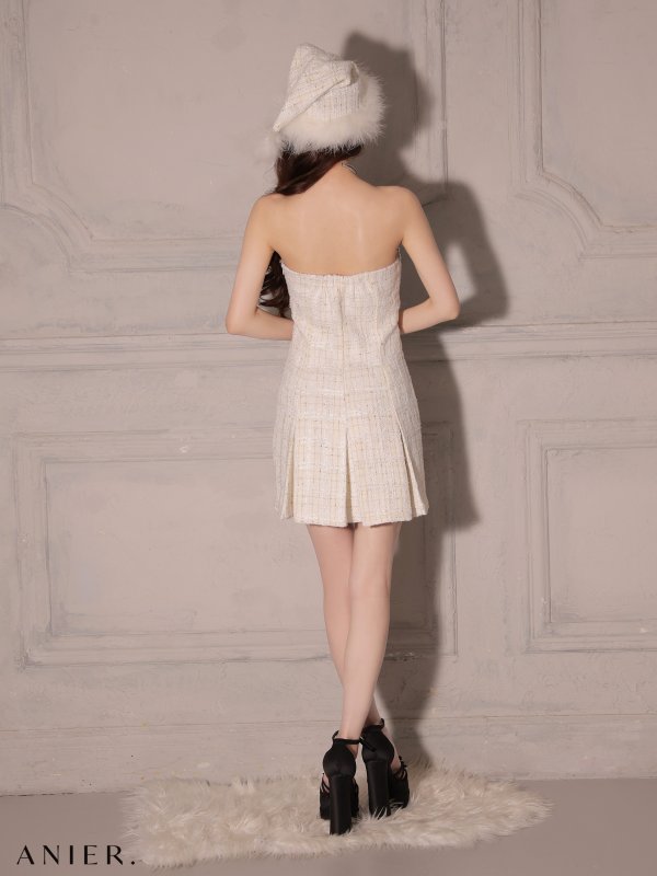 ホワイト　ももか 身長：156cm　着用サイズ：Sサイズ