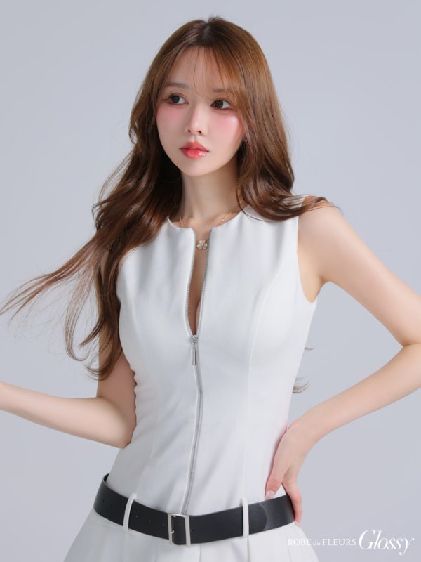 ホワイト モデル：ゆめ　身長：160cm　着用サイズ：Sサイズ