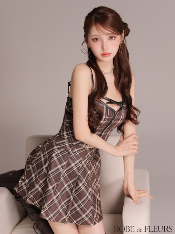 ブラウン モデル：ももか　身長：156cm　着用サイズ：Sサイズ