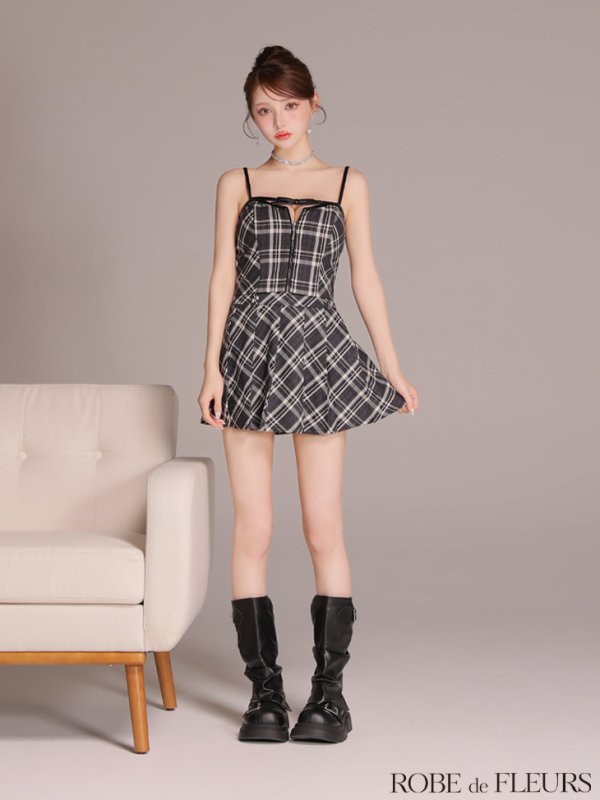 ブラック モデル：ももか　身長：156cm　着用サイズ：Sサイズ