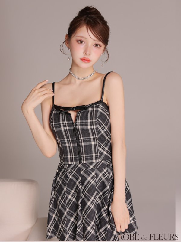 ブラック モデル：ももか　身長：156cm　着用サイズ：Sサイズ