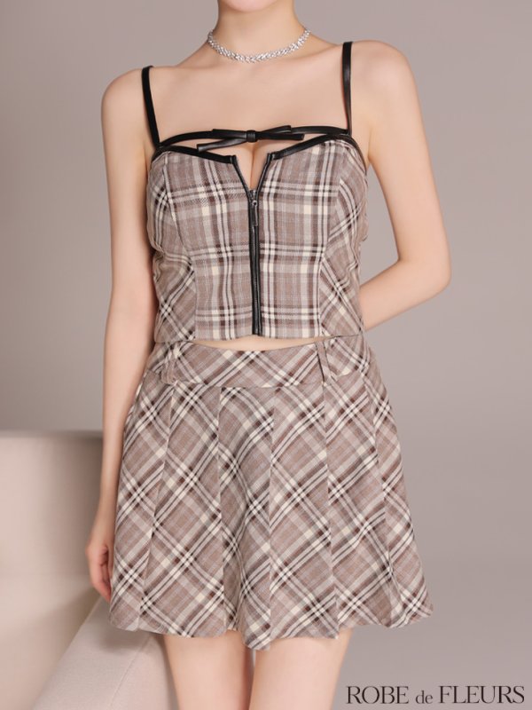 ベージュ モデル：ももか　身長：156cm　着用サイズ：Sサイズ