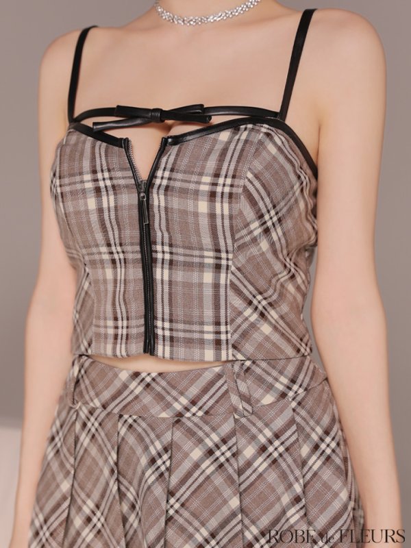 ベージュ モデル：ももか　身長：156cm　着用サイズ：Sサイズ