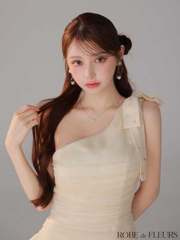 アイボリー モデル：ももか　身長：156cm　着用サイズ：Sサイズ