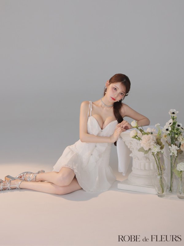 ホワイト　モデル：ももか　身長：156cm　着用サイズ：Sサイズ