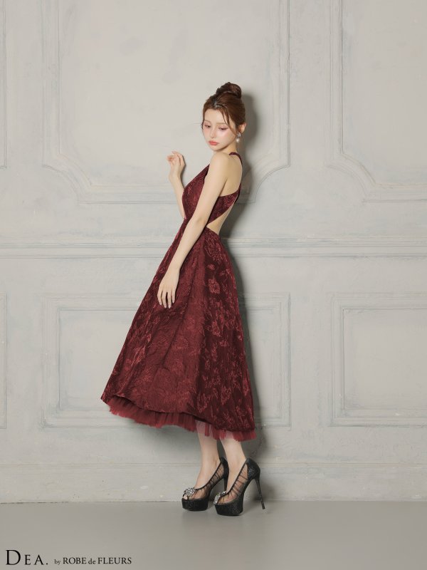 レッド　モデル：ももか　身長：156cm　着用サイズ：Sサイズ